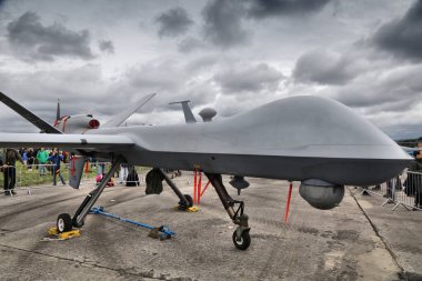 OSTRAVA, CZECHIA - SEPTEMBER 17, 2022: ABD Hava Kuvvetleri Generali MQ-9 Biçici insansız savaş hava aracı (UAV) Çek Cumhuriyeti 'ndeki NATO hava gösterisinde sunuldu.