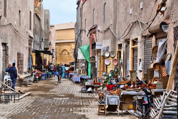 Marrakech Morocco Февраля 2022 Года Люди Посещают Базар Медине Старый — стоковое фото