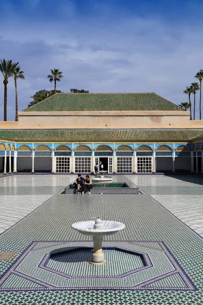 Marrakech Morokko Februar 2022 Touristen Besuchen Den Großen Hof Des — Stockfoto