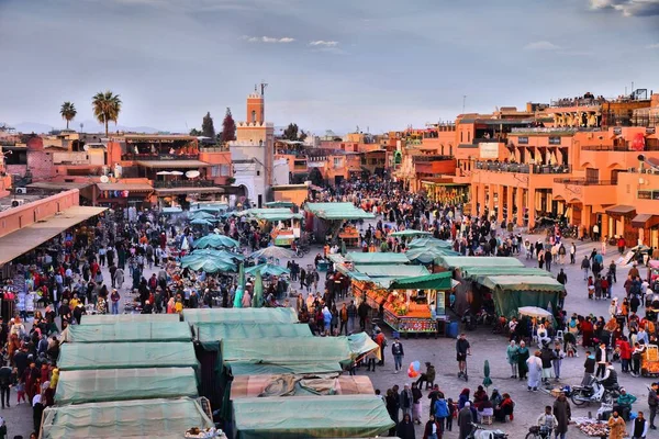 Marrakesh Morocco February 2022 People Visit Jemaa Fnaa Square Market — Fotografia de Stock