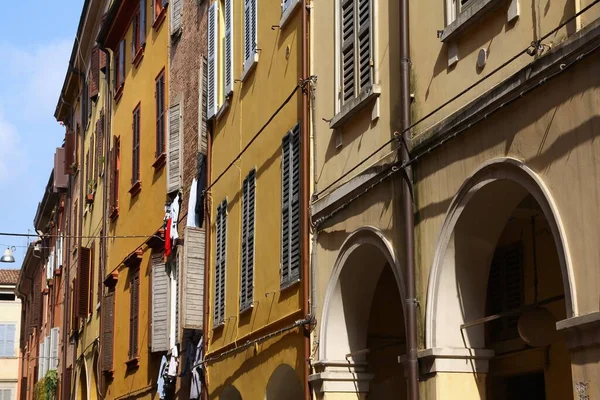 Modena Kasabası Talya Emilia Romagna Bölgesi Renkli Akdeniz Mimarisi — Stok fotoğraf