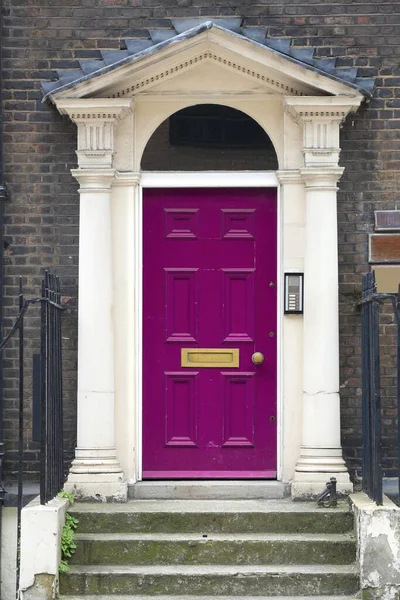 Bloomsbury Zachodnim Londynie Wielka Brytania Szczegóły Architektury Fioletowy Gruziński Styl — Zdjęcie stockowe