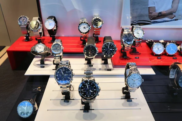 Bochum Alemania Septiembre 2020 Relojes Pulsera Marca Tissot Expuestos Una — Foto de Stock