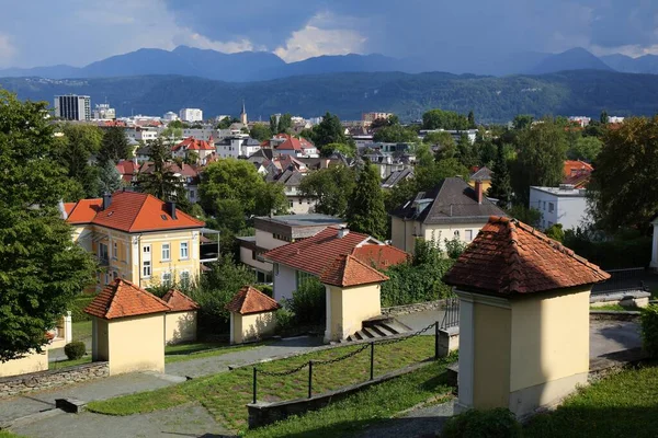 Klagenfurt City Skyline Austria Karawanks Alps Range Background — Stock Photo, Image