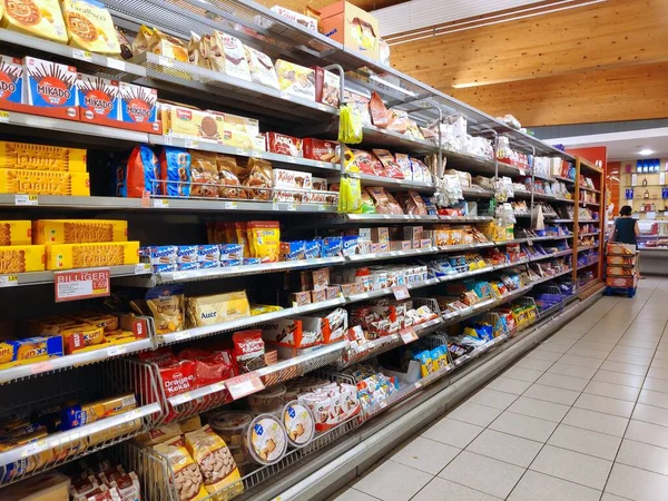 Vienna Áustria Agosto 2022 Seção Doces Austríacos Supermercado Spar Áustria — Fotografia de Stock