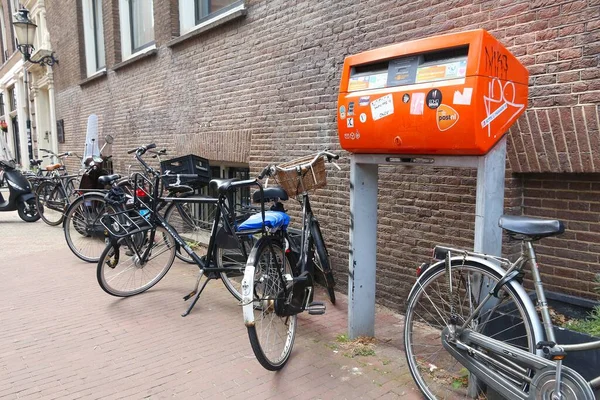 Amsterdam Nederländerna Juli 2017 Postnl Amsterdam Nederländerna Postnl Har Mer — Stockfoto