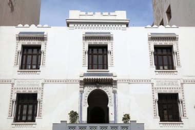 Casablanca, Fas 'ın en büyük şehri. Casablanca 'nın merkezindeki şehir simgesi. Arap sanatı mimari tarzı. Müzik konservatuarı okul binası.