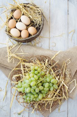 Organik üzüm ve yumurta