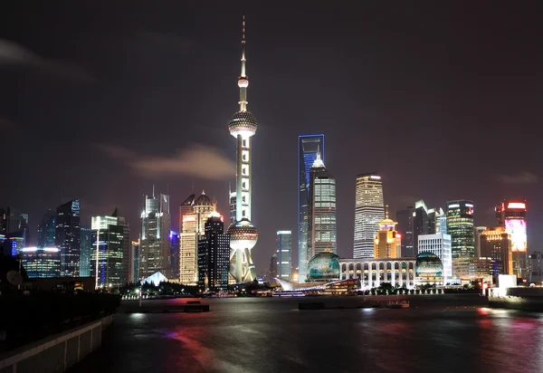 Lujiazui Finance & Trade Zone of Shanghai skyline at night landsca — Fotografia de Stock