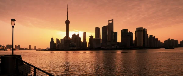 Lujiazui Finance & obchodní zóna Shanghai Panorama na úsvitu landscap — Stock fotografie
