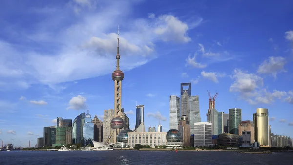 Arquitetura moderna paisagem urbana de Xangai skyline — Fotografia de Stock