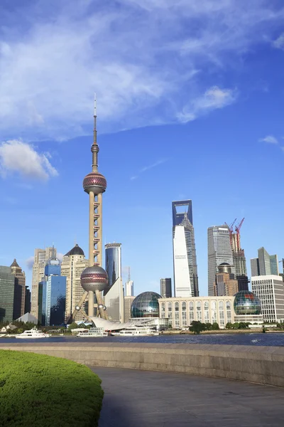 Lujiazui Finance & Trade Zone of Shanghai skyline at city landscap — Fotografia de Stock