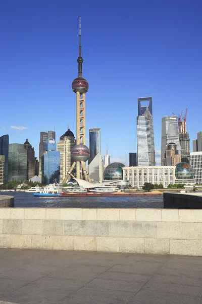 Lujiazui Finance & handel zonplanerar av Shanghai skyline på staden landscap — Stockfoto