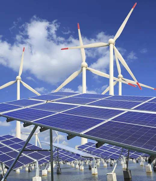 Güneş enerjisi panelleri ve rüzgar türbini