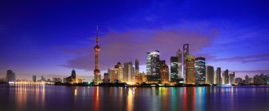 LuJiaZui Finans ve ticaret bölgesi Shanghai Simgesel Yapı manzarası şafak