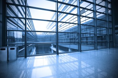 Modern mavi cam duvar ofis binası