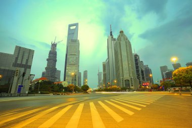 yüzyıl Caddesi sokak sahne shanghai, Çin.