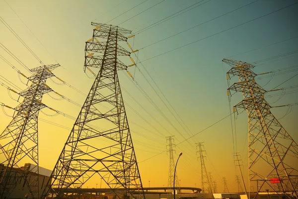 Torre de transmissão de energia — Fotografia de Stock