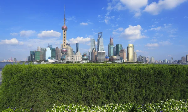 Shanghai bund marco skyline em edifícios da cidade paisagem — Fotografia de Stock