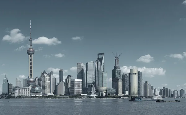 Lujiazui Finance & Trade Zone der Shanghai Skyline in der Stadtlandschaft — Stockfoto