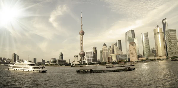 Lujiazui Finance & Trade Zone of Shanghai skyline at landmar city —  Fotos de Stock