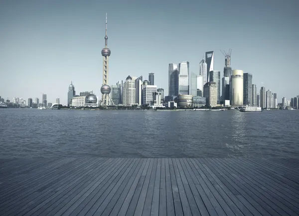 Shanghai Bund skyline kentsel yapılar manzara — Stok fotoğraf