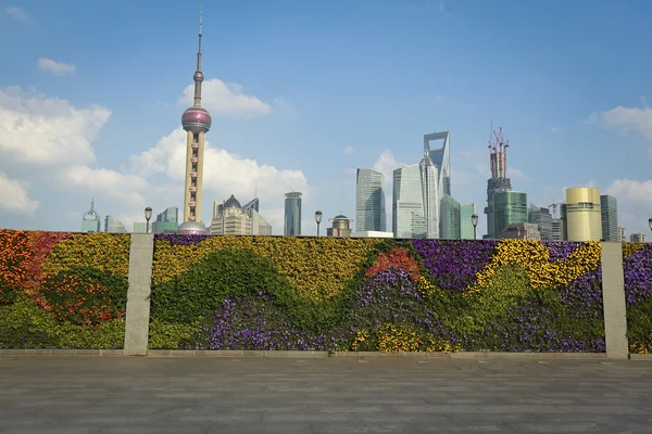 Shanghai bund marco skyline em Nova paisagem da cidade — Fotografia de Stock