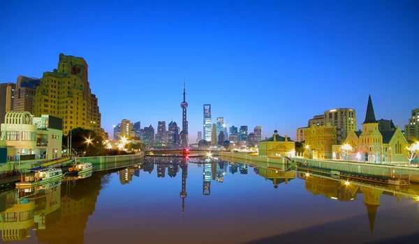 Lujiazui Finance & Trade Zone of Shanghai at New landmark skyline — стоковое фото