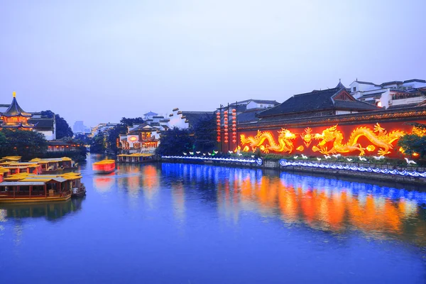 Nanjing Confucius Temple and the boat on the River — Stock Photo, Image