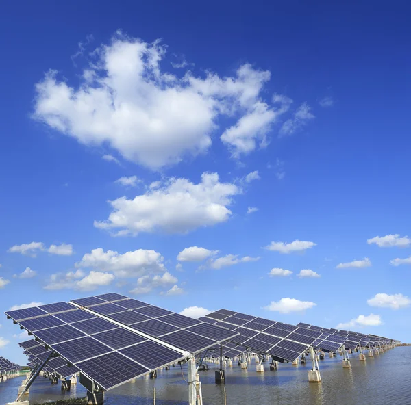 Industrial photovoltaic installation — Stock Photo, Image