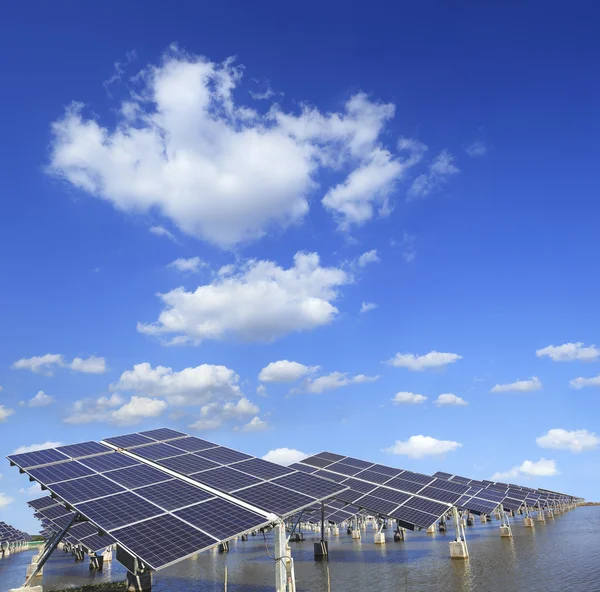 Instalación fotovoltaica industrial — Foto de Stock