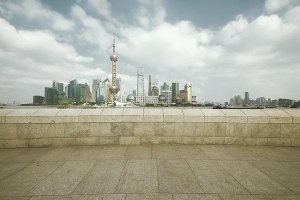 Lujiazui Finance & Trade Zone of Shanghai landmark skyline at city — стоковое фото