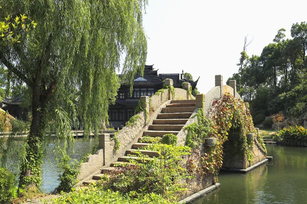 Chinese gardens of the Old Bridge — Stock Photo, Image