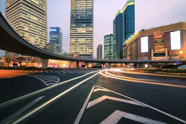 上海陆家嘴公路在晚上 — 图库照片