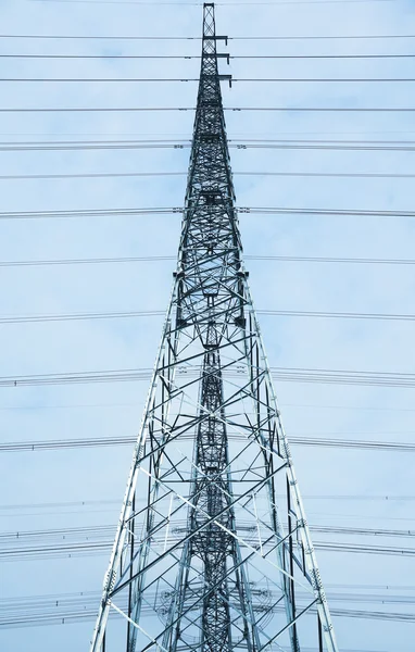 Башни электропередач небесного фона — стоковое фото