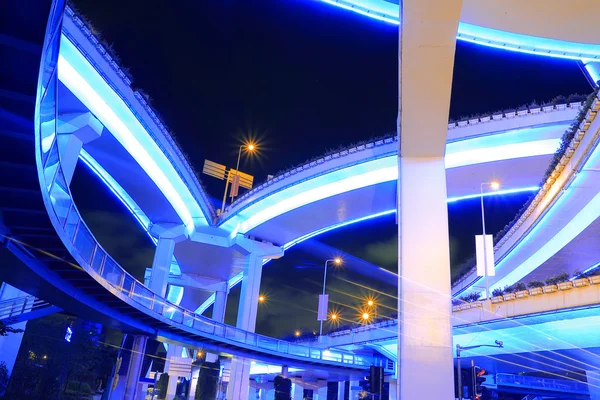 Shanghai highway viaduct urban viadukten på natten — Stockfoto