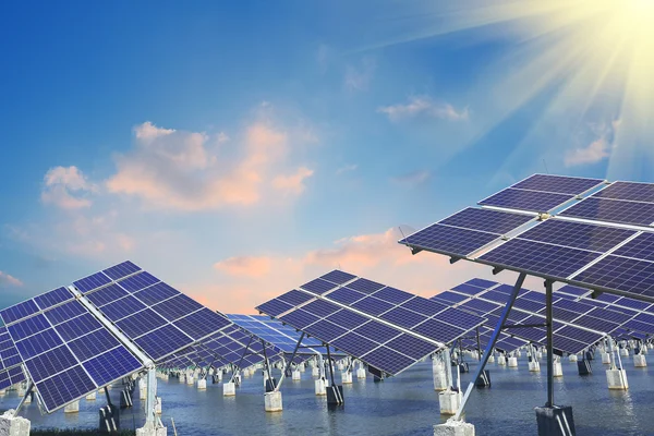 Industrielle Photovoltaik-Anlage — Stockfoto