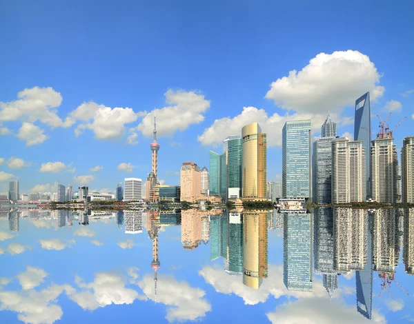 Arquitetura moderna paisagem urbana de Xangai skyline — Fotografia de Stock