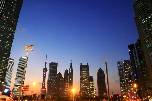 Ciudad de Shanghai paisaje horizonte nocturno —  Fotos de Stock