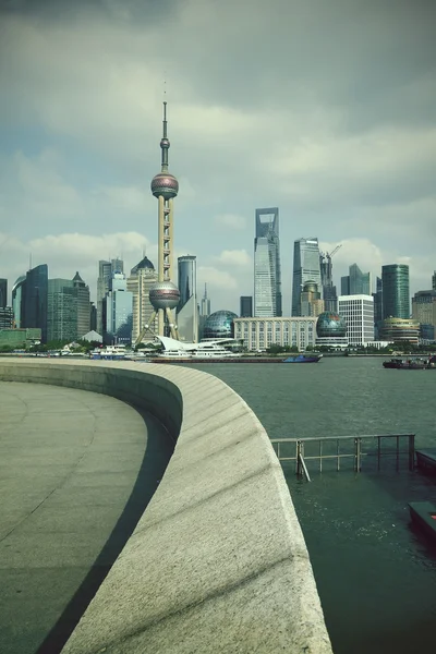 Shanghai bund skyline punto di riferimento al paesaggio urbano — Foto Stock