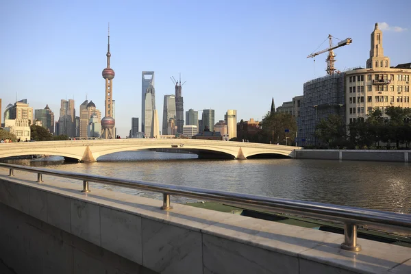 El horizonte urbano de arquitectura moderna de Shanghái —  Fotos de Stock