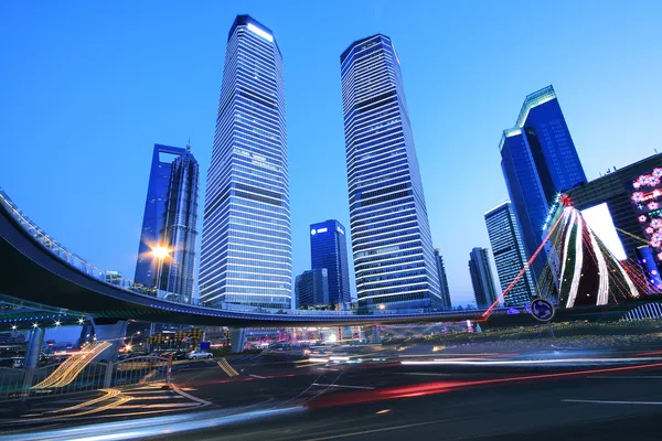 Nacht uitzicht op shanghai stedelijke landschappen — Stockfoto