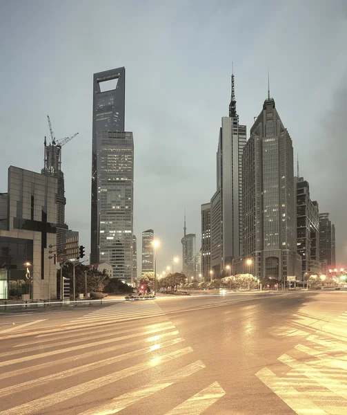 Lujiazui Finanza & Commercio Zona di architettura urbana moderna — Foto Stock