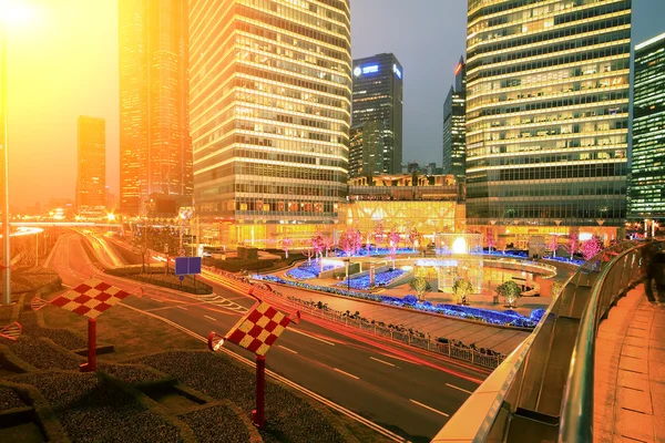 Lujiazui finance & trade zone moderner urbaner architektur backgro — Stockfoto