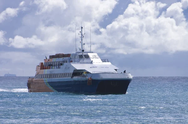 Nave da crociera sul mare dei Caraibi — Foto Stock