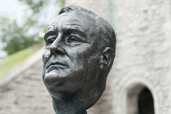 Roosevelt bronze sculpture