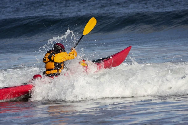 Kayaker w akcji — Zdjęcie stockowe