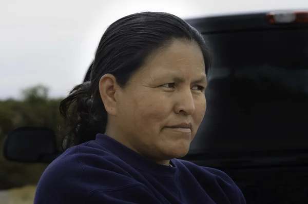 Navajo mulher de perto — Fotografia de Stock