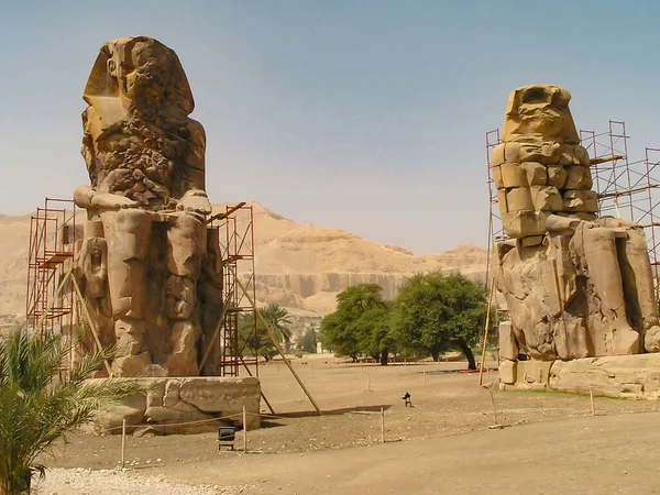 Colossi Memnon Two Massive Stone Statues Pharaoh Amenhotep Iii Luxor — Stock Photo, Image