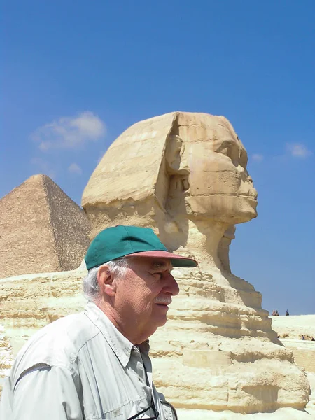 Senior Tourist Sphinx Giza Giseh Egypt Africa — Zdjęcie stockowe